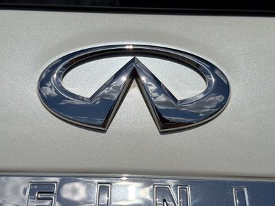 2017 INFINITI QX60 — photo 10 view
