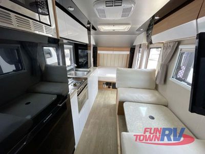 2022 Black Series Camper Black Series Camper — photo 12 view