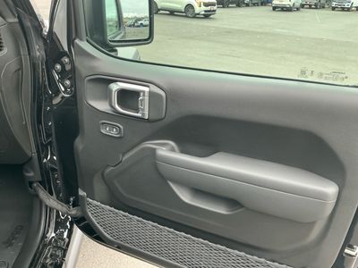 2026 Jeep Wrangler — photo 14 view