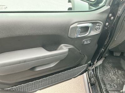 2026 Jeep Wrangler — photo 13 view