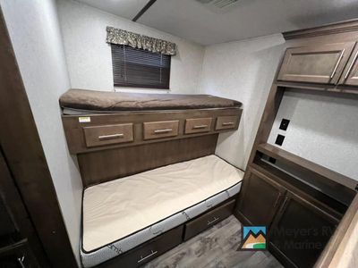 2019 Keystone RV Cougar - Photo 33
