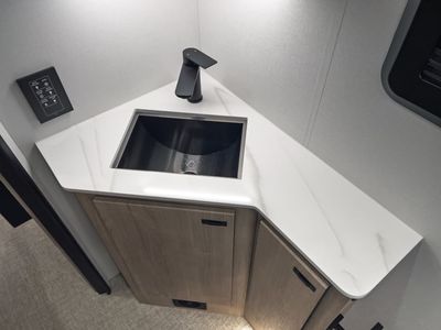 2026 Grand Design LINEAGE SERIES M - Photo 15