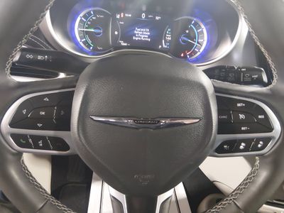 2024 Chrysler Pacifica — photo 12 view