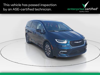 2024 Chrysler Pacifica Hybrid Select FWD — front three-quarter view