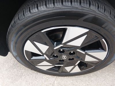 2024 Hyundai Kona — photo 10 view