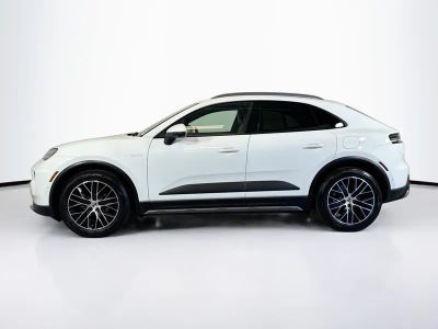 2025 Porsche Macan - Photo 2