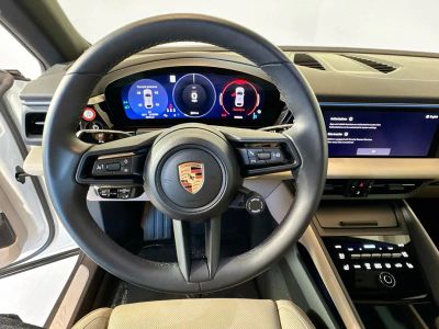 2025 Porsche Macan - Photo 14