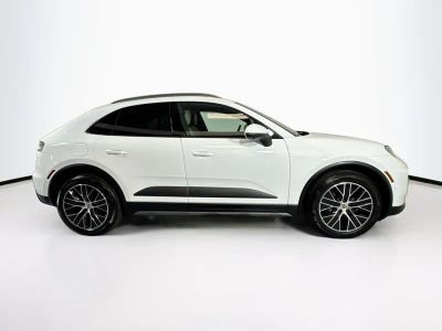 2025 Porsche Macan - Photo 8
