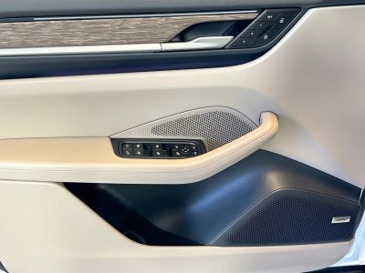 2025 Porsche Macan - Photo 11