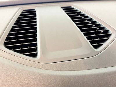 2025 Porsche Macan - Photo 30