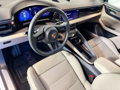 2025 Porsche Macan - Photo 4