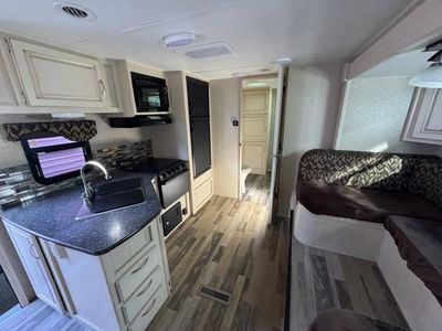 2017 Winnebago Industries Towables Minnie - Photo 8