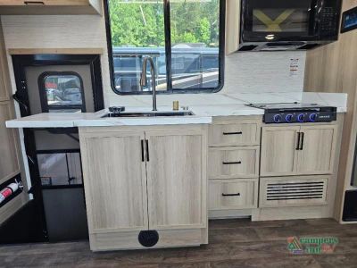 2027 Dynamax Europa S - Photo 20
