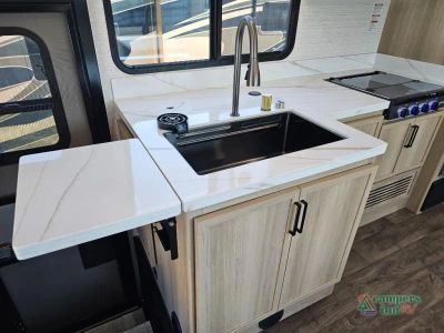 2027 Dynamax Europa S - Photo 21
