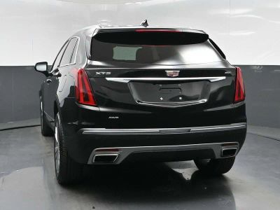 2025 Cadillac XT5 — interior view