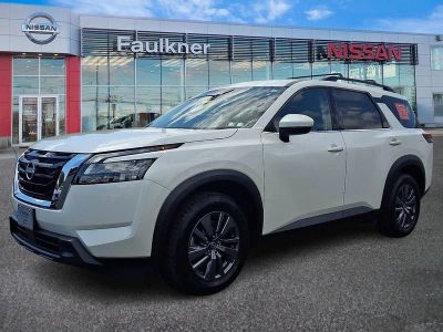 2023 Nissan Pathfinder — rear three-quarter view