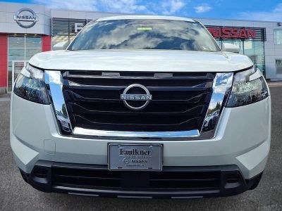 2023 Nissan Pathfinder — side profile view