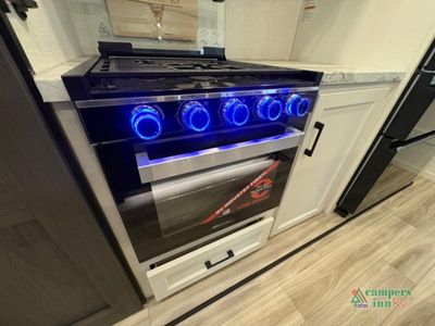 2026 Venture RV SportTrek - Photo 32