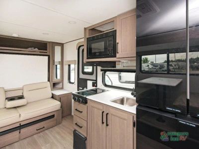 2025 Grand Design Transcend One — photo 15 view
