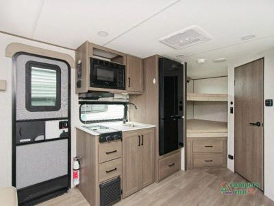 2025 Grand Design Transcend One — photo 13 view