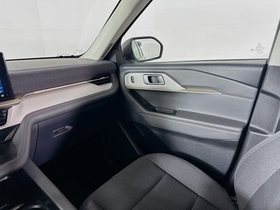 2025 Ford Explorer - Photo 25
