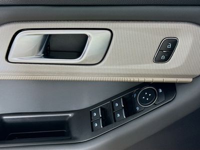 2025 Ford Explorer - Photo 18