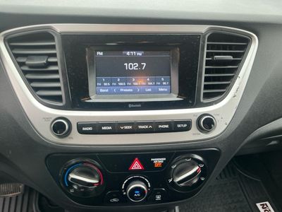 2022 Hyundai Accent - Photo 11