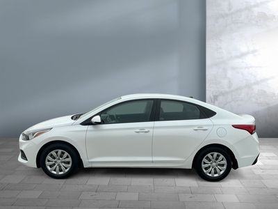 2022 Hyundai Accent - Photo 3