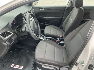 2022 Hyundai Accent - Photo 9