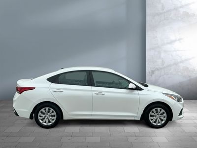 2022 Hyundai Accent - Photo 7