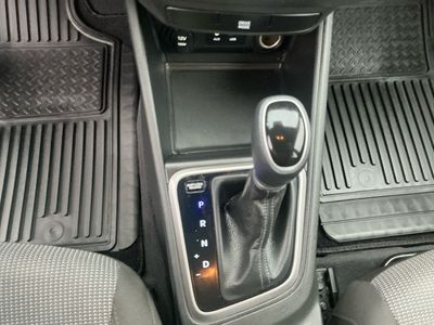 2022 Hyundai Accent - Photo 12