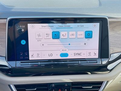 2026 Volkswagen Atlas — photo 14 view