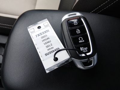 2025 Hyundai Venue - Photo 15