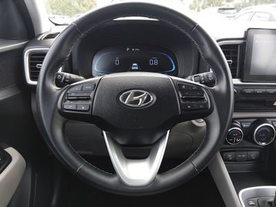 2025 Hyundai Venue - Photo 12