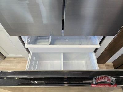2026 Montana 3100RL - Photo 16