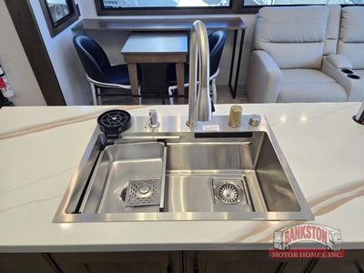 2026 Montana 3100RL - Photo 11