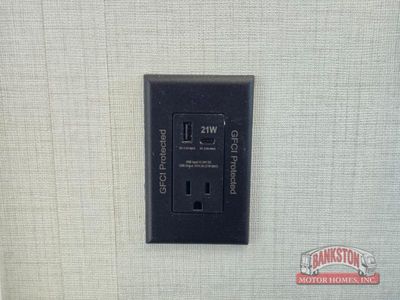 2026 Montana 3100RL - Photo 23