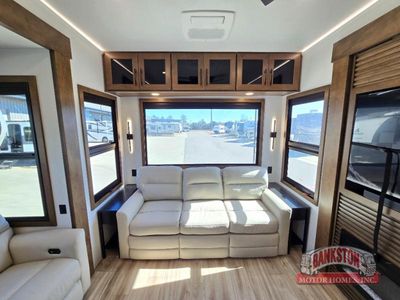 2026 Montana 3100RL - Photo 22