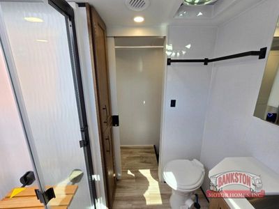 2026 Montana 3100RL - Photo 33