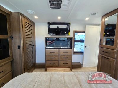 2026 Montana 3100RL - Photo 36