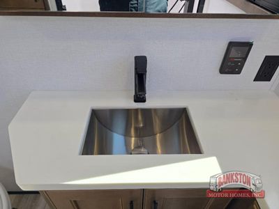 2026 Montana 3100RL - Photo 30