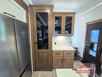 2026 Montana 3100RL - Photo 17