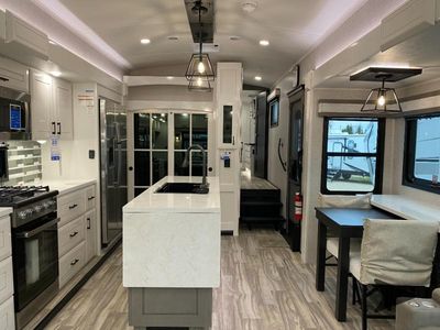 2026 Jayco Pinnacle — photo 8 view