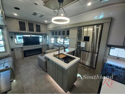 2025 Grand Design Solitude - Photo 10