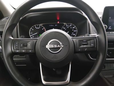 2024 Nissan Rogue — photo 12 view