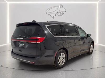 2022 Chrysler Pacifica — detail view