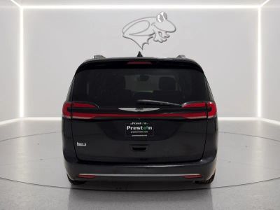 2022 Chrysler Pacifica — interior view