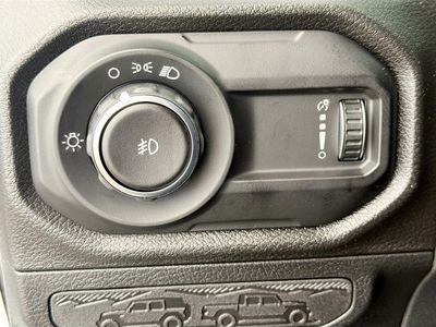 2026 Jeep Wrangler — photo 32 view