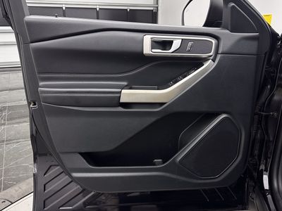2022 Ford Explorer — photo 9 view