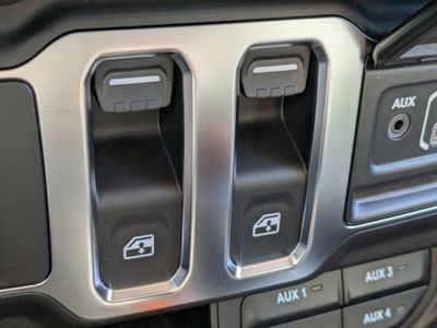 2026 Jeep Wrangler — photo 17 view